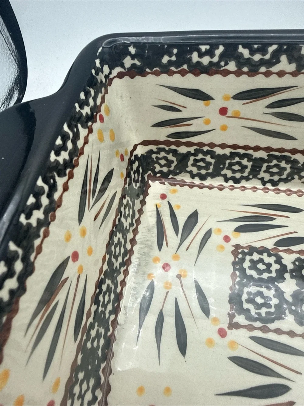 Decorative Black Ceramic Wax Warmer with Floral Accent